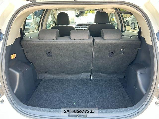 Toyota AQUA 2016-11 8665798-18