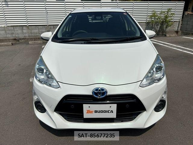 Toyota AQUA 2016-11 8665798-2