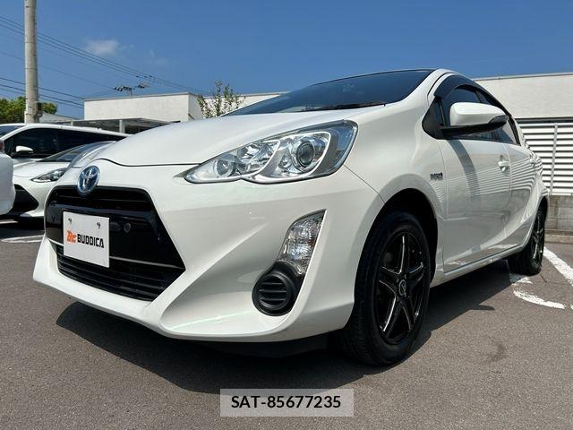 Toyota AQUA 2016-11 8665798-3