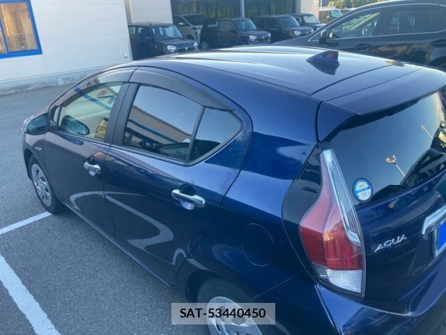 Toyota AQUA 2016-12 8658003-3