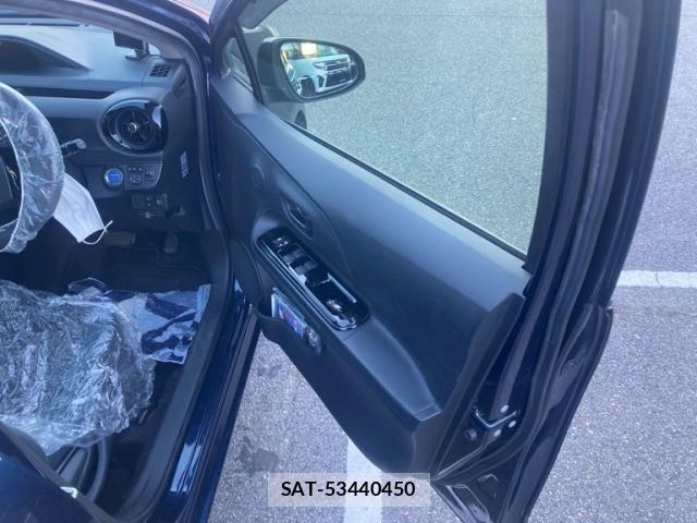 Toyota AQUA 2016-12 8658003-4
