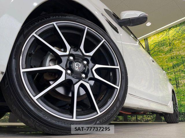 Toyota AQUA 2016-10 8665792-12