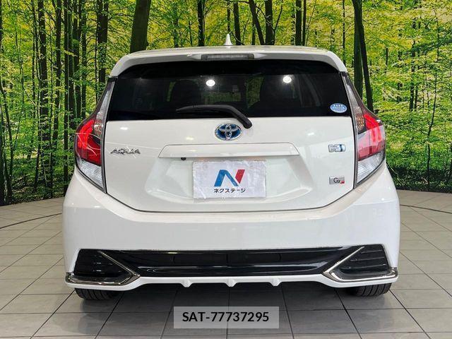 Toyota AQUA 2016-10 8665792-14