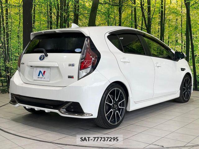 Toyota AQUA 2016-10 8665792-16