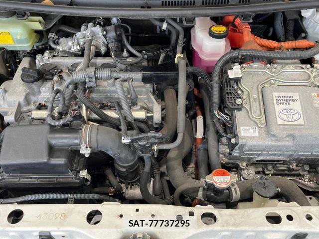 Toyota AQUA 2016-10 8665792-17