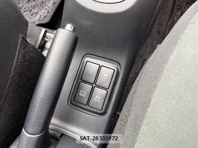 Toyota AQUA 2016-03 8665795-9
