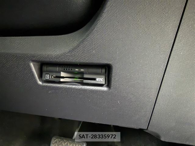 Toyota AQUA 2016-03 8665795-11