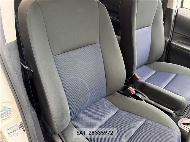 Toyota AQUA 2016-03 8665795-12