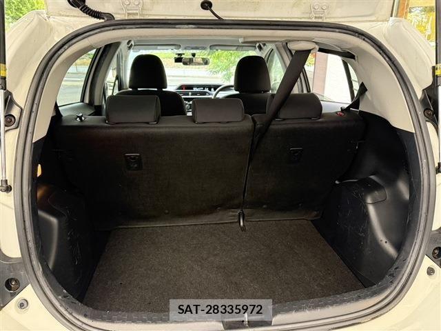 Toyota AQUA 2016-03 8665795-15