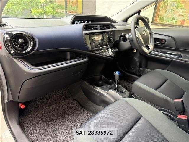 Toyota AQUA 2016-03 8665795-17