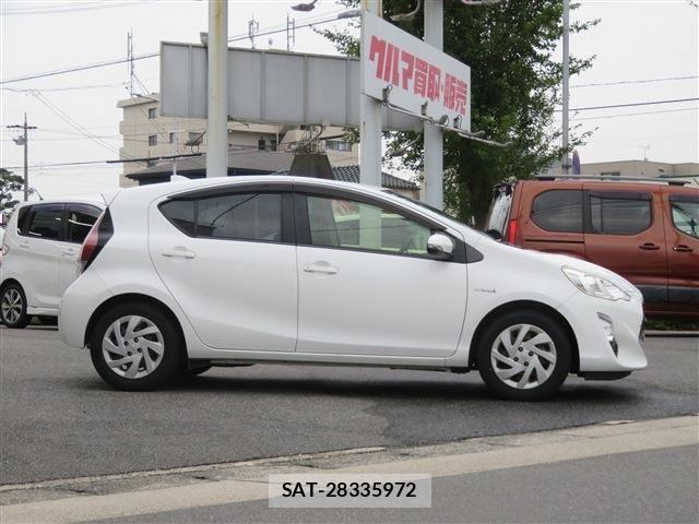 Toyota AQUA 2016-03 8665795-3