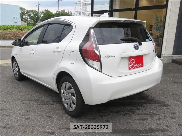 Toyota AQUA 2016-03 8665795-6