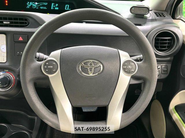 Toyota AQUA 2013-01 8665799-12