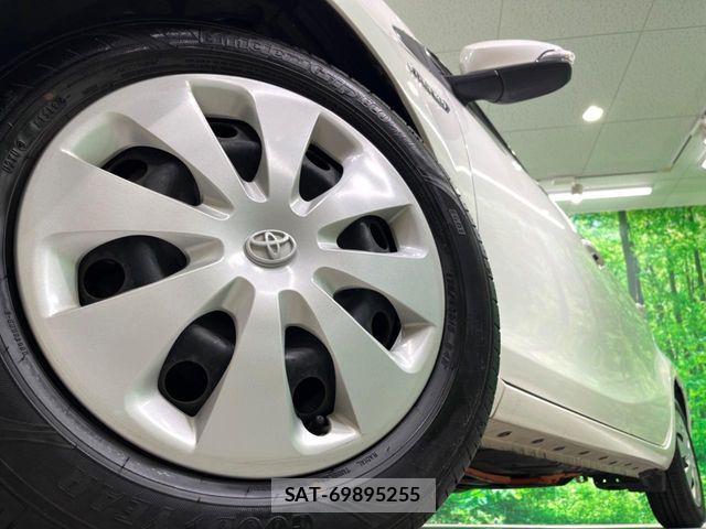 Toyota AQUA 2013-01 8665799-14