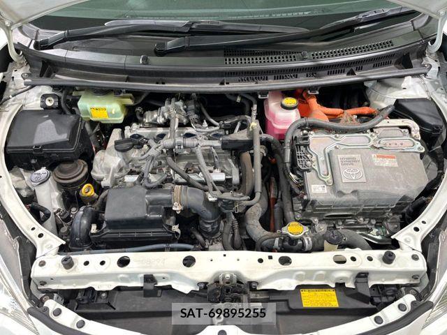 Toyota AQUA 2013-01 8665799-17