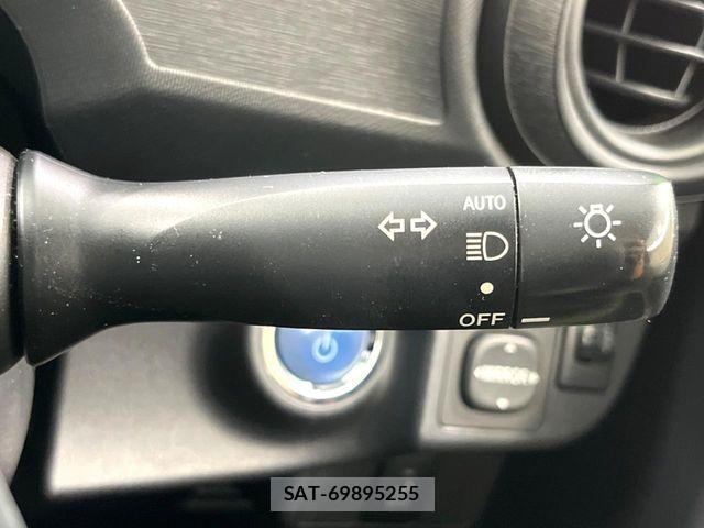 Toyota AQUA 2013-01 8665799-7