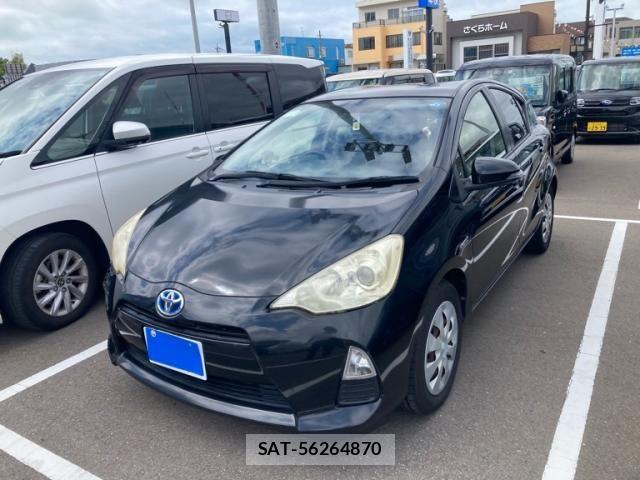 Toyota AQUA 2013-08 8658013-0