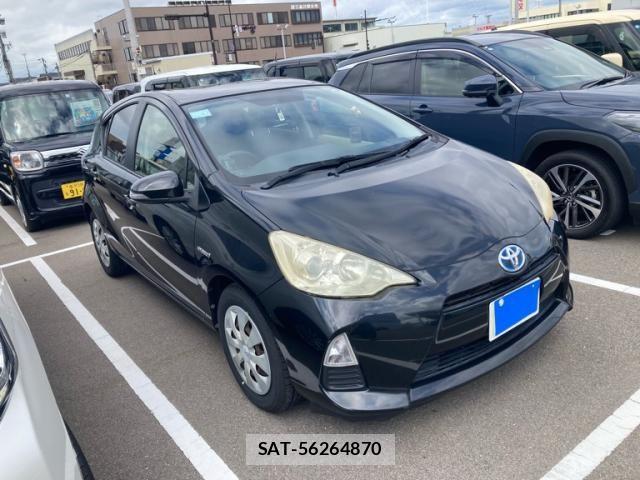 Toyota AQUA 2013-08 8658013-1