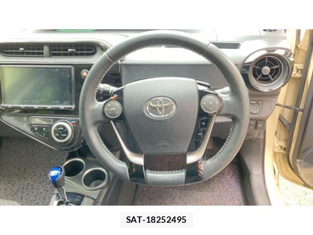 Toyota AQUA 2018-08 8657979-9