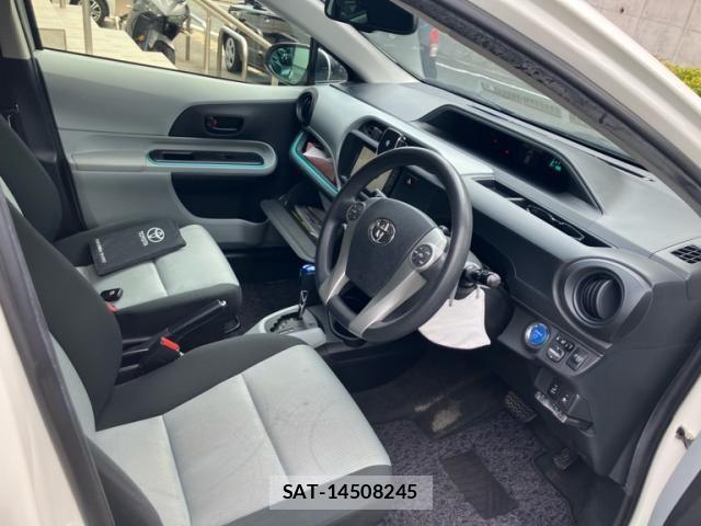 Toyota AQUA 2012-03 8658014-12