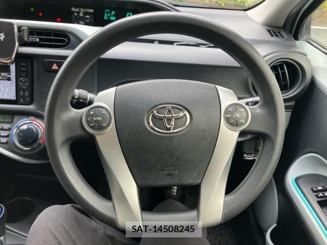 Toyota AQUA 2012-03 8658014-15