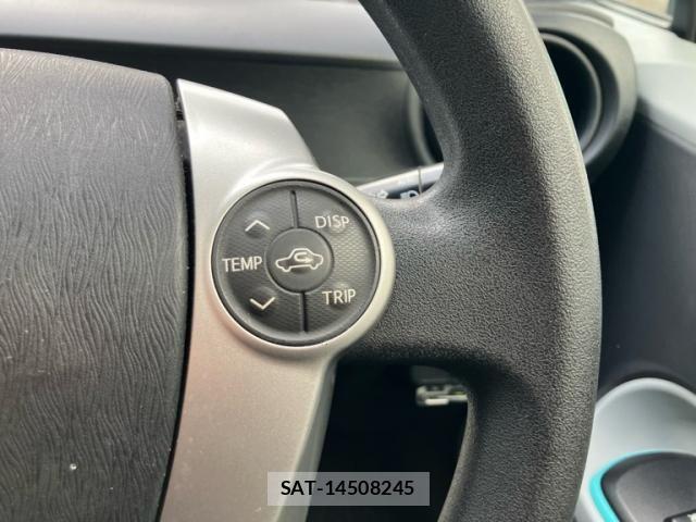 Toyota AQUA 2012-03 8658014-17