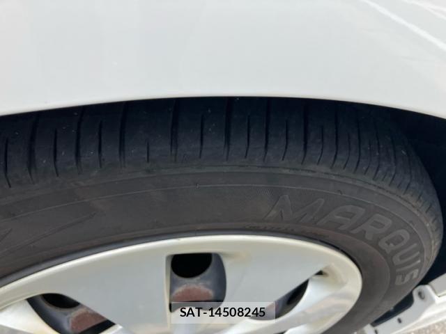 Toyota AQUA 2012-03 8658014-5