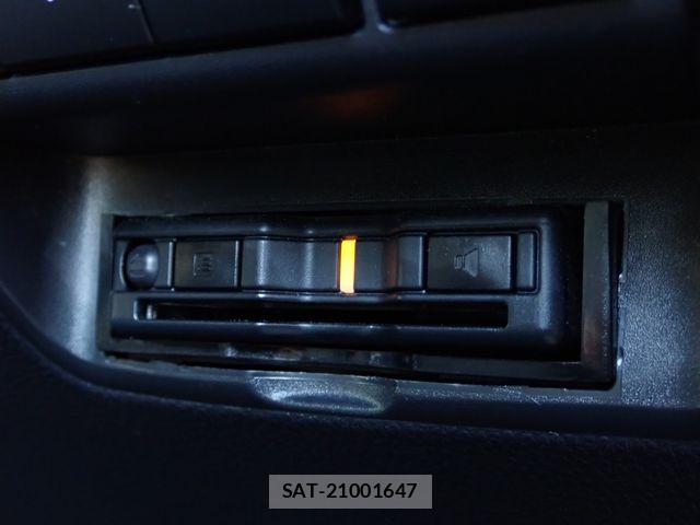 Toyota AQUA 2023-09 8657971-10