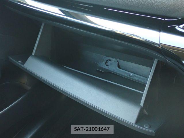 Toyota AQUA 2023-09 8657971-13