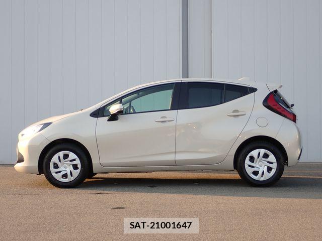 Toyota AQUA 2023-09 8657971-17