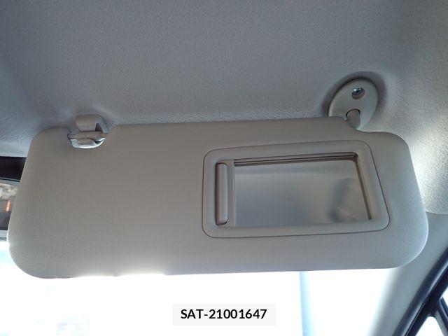 Toyota AQUA 2023-09 8657971-22