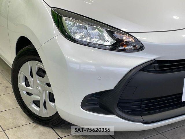 Toyota AQUA 2023-08 8657969-11
