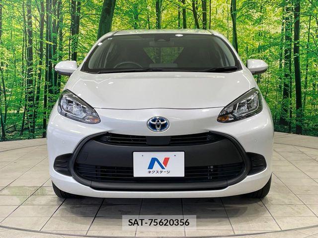 Toyota AQUA 2023-08 8657969-13