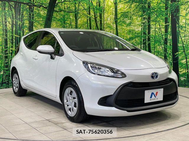 Toyota AQUA 2023-08 8657969-15