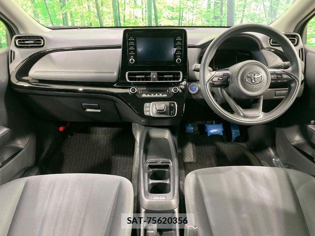 Toyota AQUA 2023-08 8657969-1