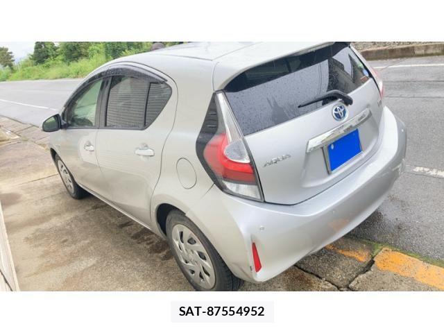 Toyota AQUA 2019-05 8657989-10