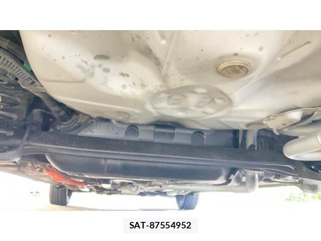 Toyota AQUA 2019-05 8657989-11