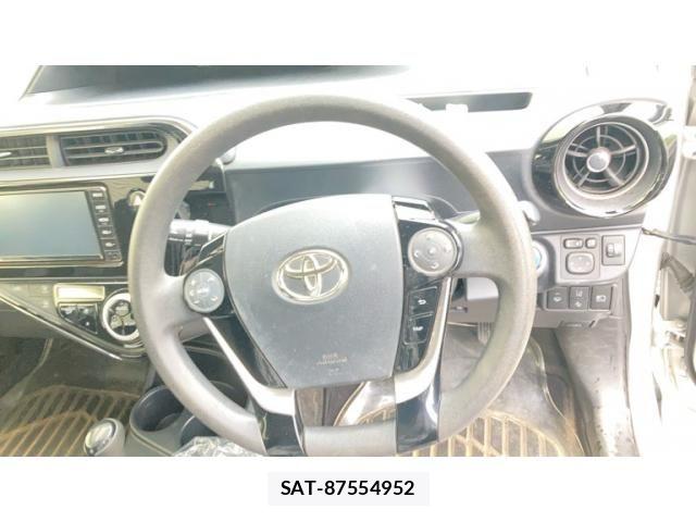Toyota AQUA 2019-05 8657989-16