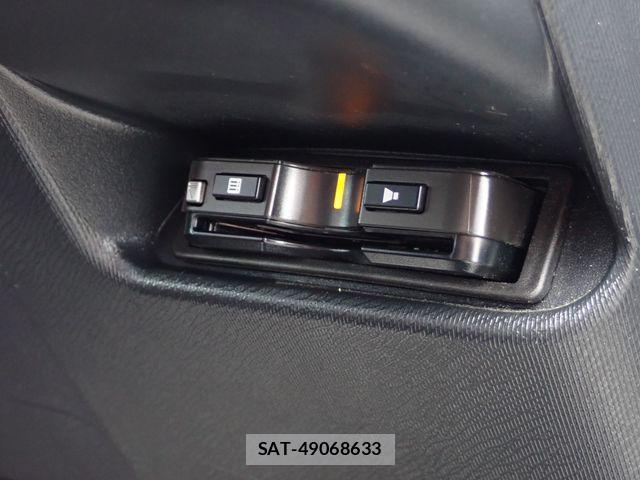 Toyota AQUA 2018-11 8665796-10
