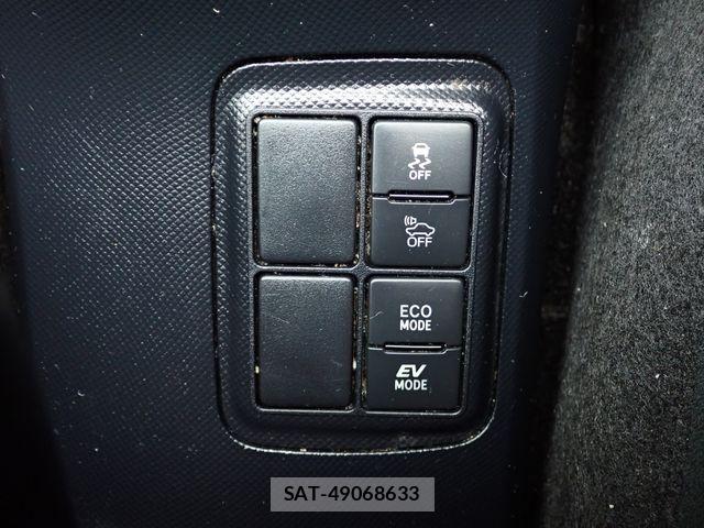 Toyota AQUA 2018-11 8665796-11