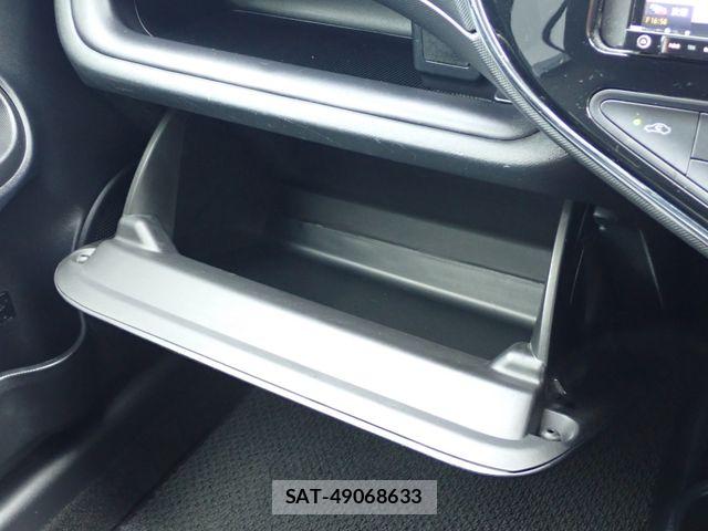 Toyota AQUA 2018-11 8665796-13