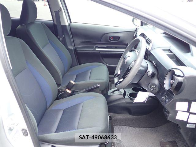 Toyota AQUA 2018-11 8665796-14