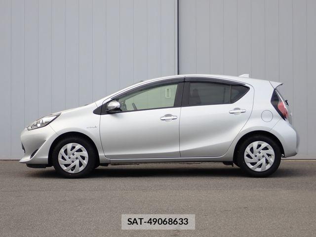 Toyota AQUA 2018-11 8665796-17
