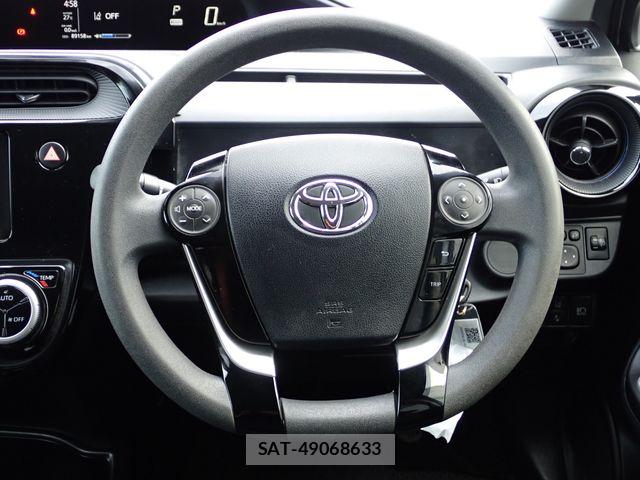 Toyota AQUA 2018-11 8665796-4