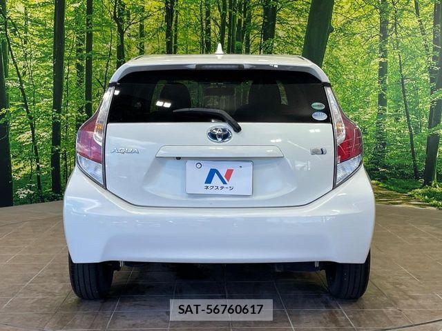 Toyota AQUA 2016-09 8657996-14