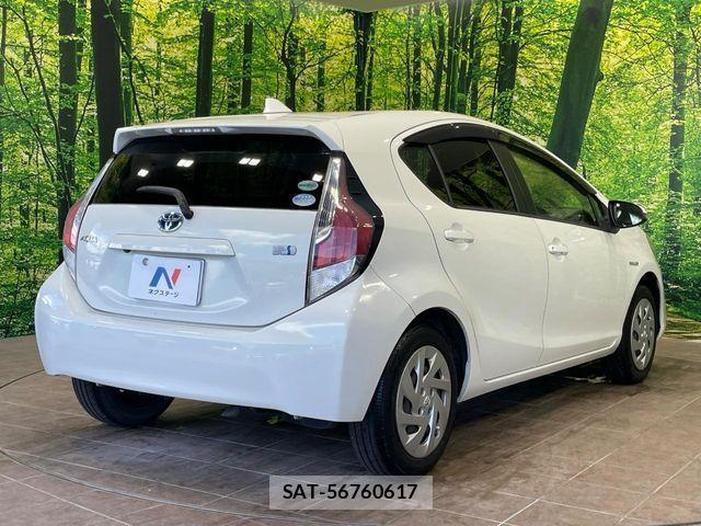 Toyota AQUA 2016-09 8657996-16