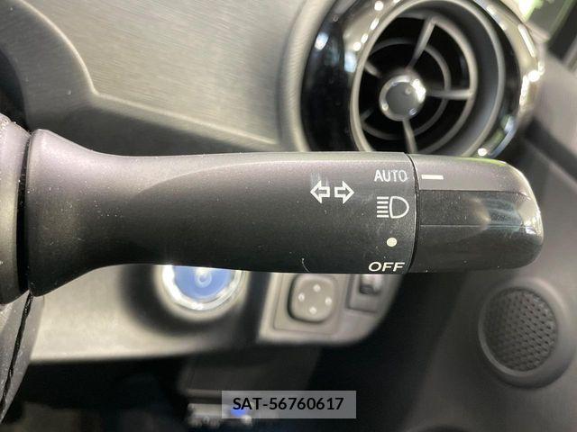 Toyota AQUA 2016-09 8657996-6