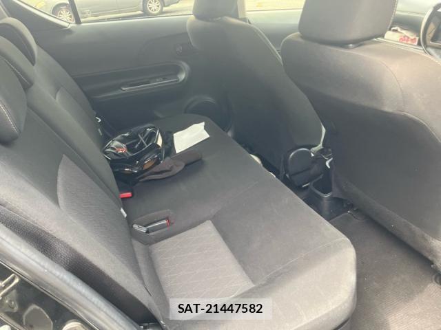 Toyota AQUA 2019-12 8657983-11