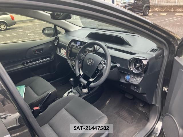 Toyota AQUA 2019-12 8657983-12