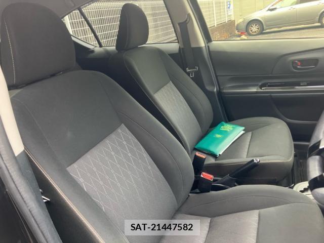 Toyota AQUA 2019-12 8657983-13